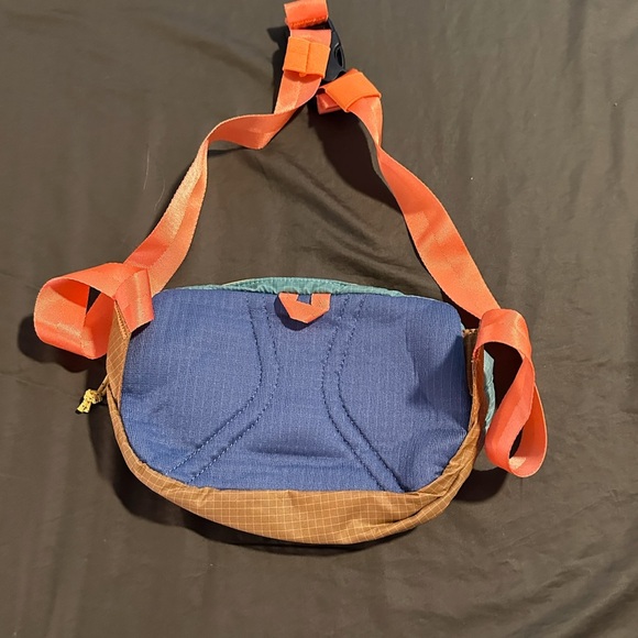 Patagonia Ultralight Black Hole Mini Hip Pack - Picture 2 of 2